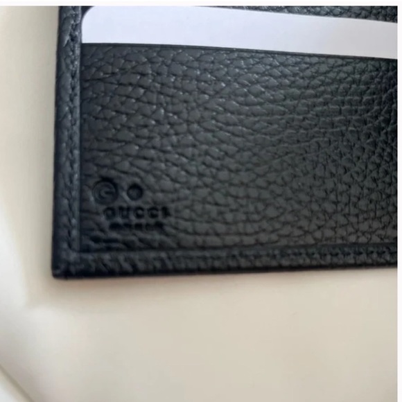 ✨POSH LIVE GIVEAWAY ✨BOUGHT AT THE GUCCI STORE IN  ITALY GUCCI WALLET - Picture 4 of 8